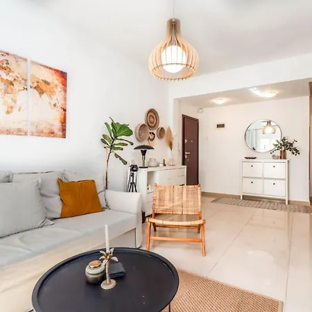 Apartment Happy Traveller - Luxury, Free Parking *